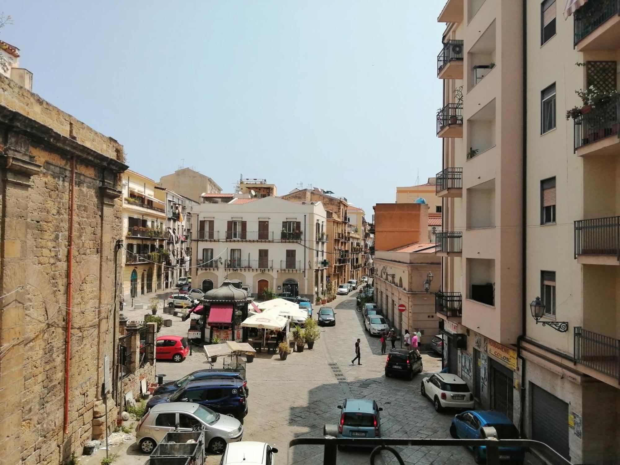Room Holiday "Al Centro Storico" Palermo Eksteriør billede